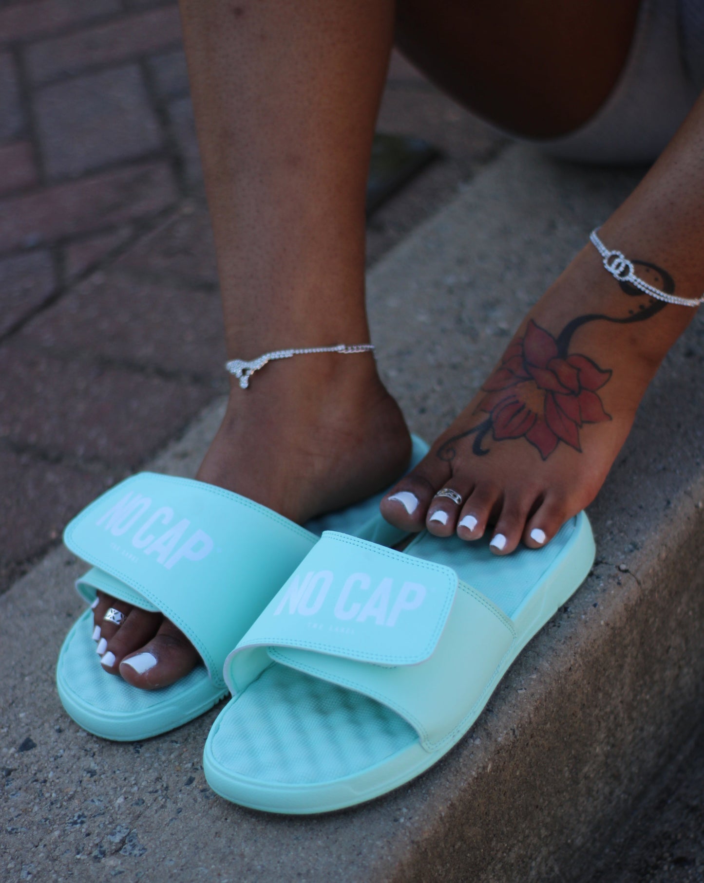 NoCap Velcro Cushion Slides